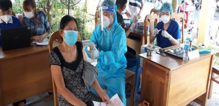 TRẠM Y TẾ PHƯỜNG 3 TỔ CHỨC TIÊM VẮC XIN MŨI 2 PHÒNG, CHỐNG COVID-19 TRẠM Y TẾ PHƯỜNG 3 TỔ CHỨC TIÊM VẮC XIN MŨI 2 PHÒNG, CHỐNG COVID-19