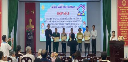 PHƯỜNG 3 TỔ CHỨC HỌP MẶT NGÀY GIA ĐÌNH VIỆT NAM NĂM 2024 PHƯỜNG 3 TỔ CHỨC HỌP MẶT NGÀY GIA ĐÌNH VIỆT NAM NĂM 2024