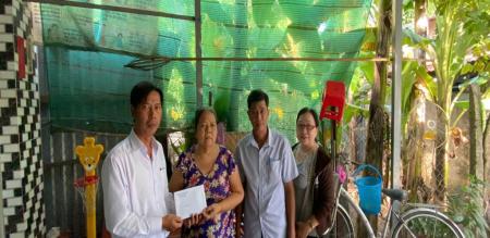 LÃNH ĐẠO ĐẢNG ỦY PHƯỜNG 3 ĐẾN THĂM HỎI ĐẢNG VIÊN CHI BỘ KHÓM 2 MẮC BỆNH HIỂM NGHÈO LÃNH ĐẠO ĐẢNG ỦY PHƯỜNG 3 ĐẾN THĂM HỎI ĐẢNG VIÊN CHI BỘ KHÓM 2 MẮC BỆNH HIỂM NGHÈO